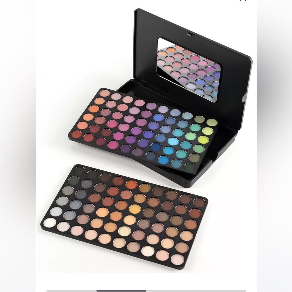 Macys 120 Pan Artistry Eyeshadow Palette-Created for Macys.